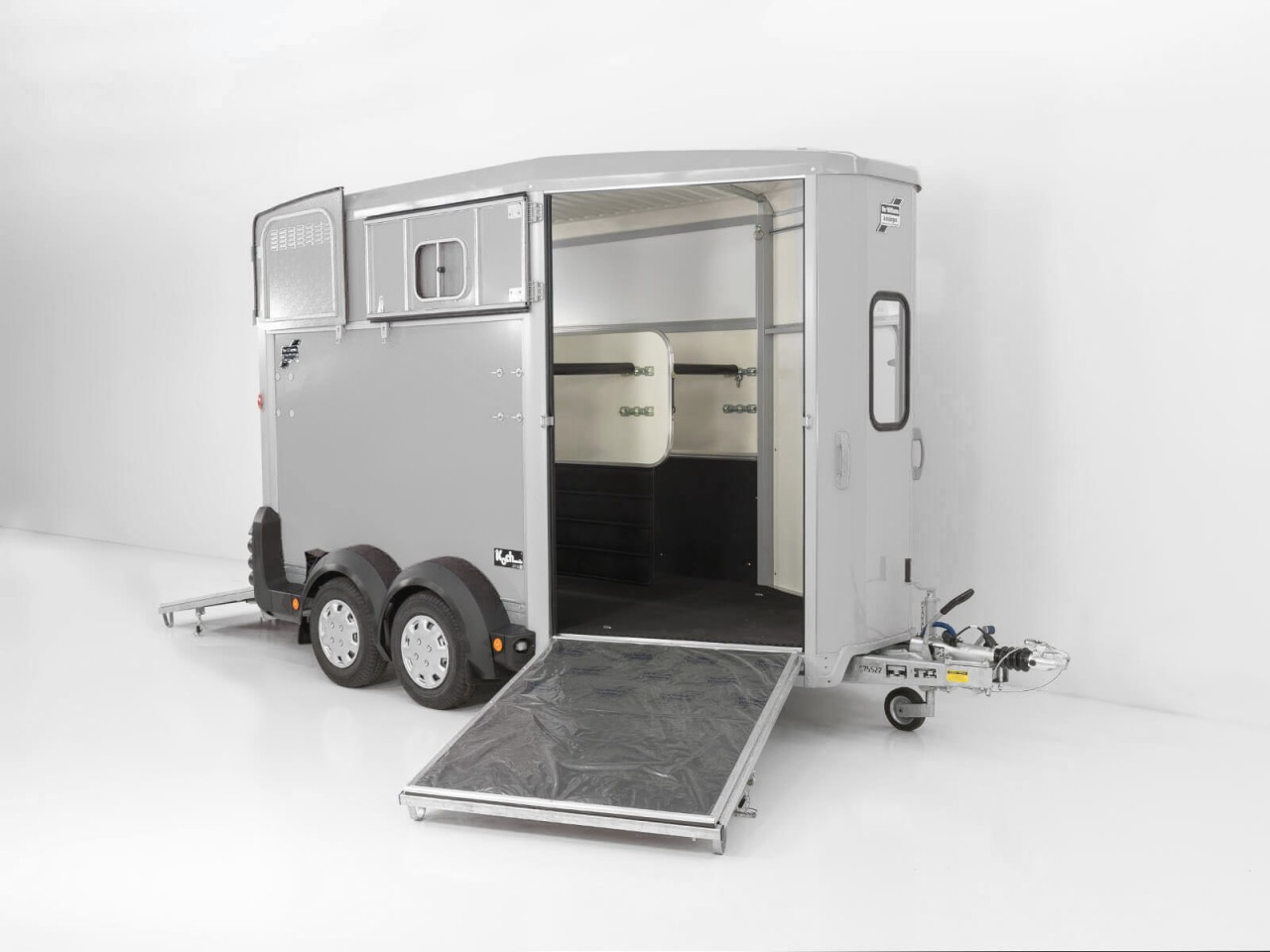 0557_01_1280x1280.jpg Ifor Williams Pferdeanhänger HB511|silber|Frontausstieg-Neu – Image 1