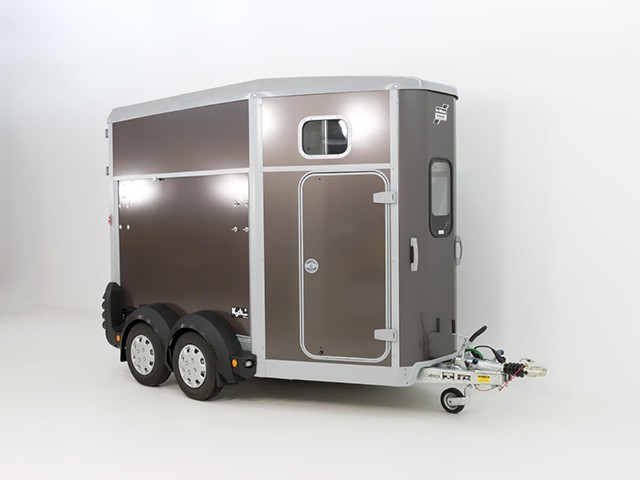 1867_01_1280x1280.jpg Ifor Williams Pferdeanhänger HB506|Sattelkammer|anthrazit-Neu – Image 1