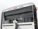 Cheval Liberte Pferdeanhänger Maxi 3| 3 Pferde| Pullmann 2 Fahrwerk| schwarz-Neu – Image 6
