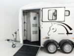 Cheval Liberte Pferdeanhänger Touring Country|Sattelkammer|Frontausstieg|weiß-Neu – Image 4