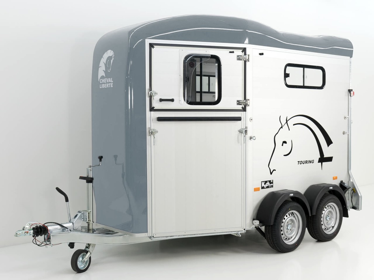 58.jpg Cheval Liberte Pferdeanhänger Touring Country|Sattelkammer|Frontausstieg|grau-Neu – Image 1