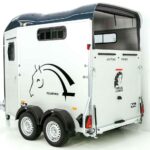 Cheval Liberte Pferdeanhänger Touring Jumping|Pullman-Fahrwerk|Sattelkammer|schwarz-Neu