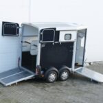 Ifor Williams Pferdeanhänger HB506|Frontausstieg|Klappenkombi|schwarz-Neu